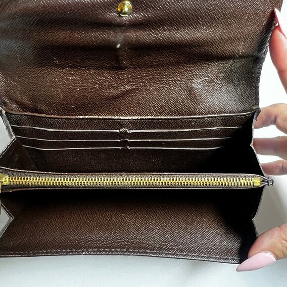 Authentic Louis Vuitton Damier Sarah Wallet - Picture 3 of 10